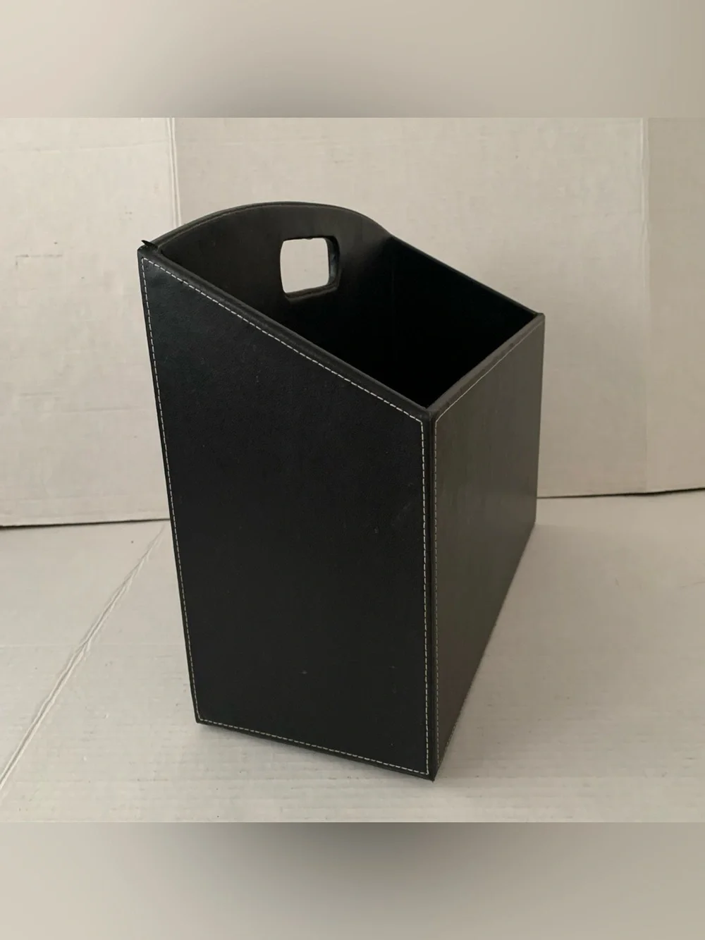 Imitation Leather Dark Brown Magazine Books Rack with Handle. 15x11x6